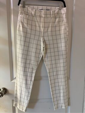 Old Navy Cream Pixie Skinny Pants